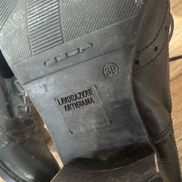 Black Leather Oxford Shoes - Picture 10 of 10